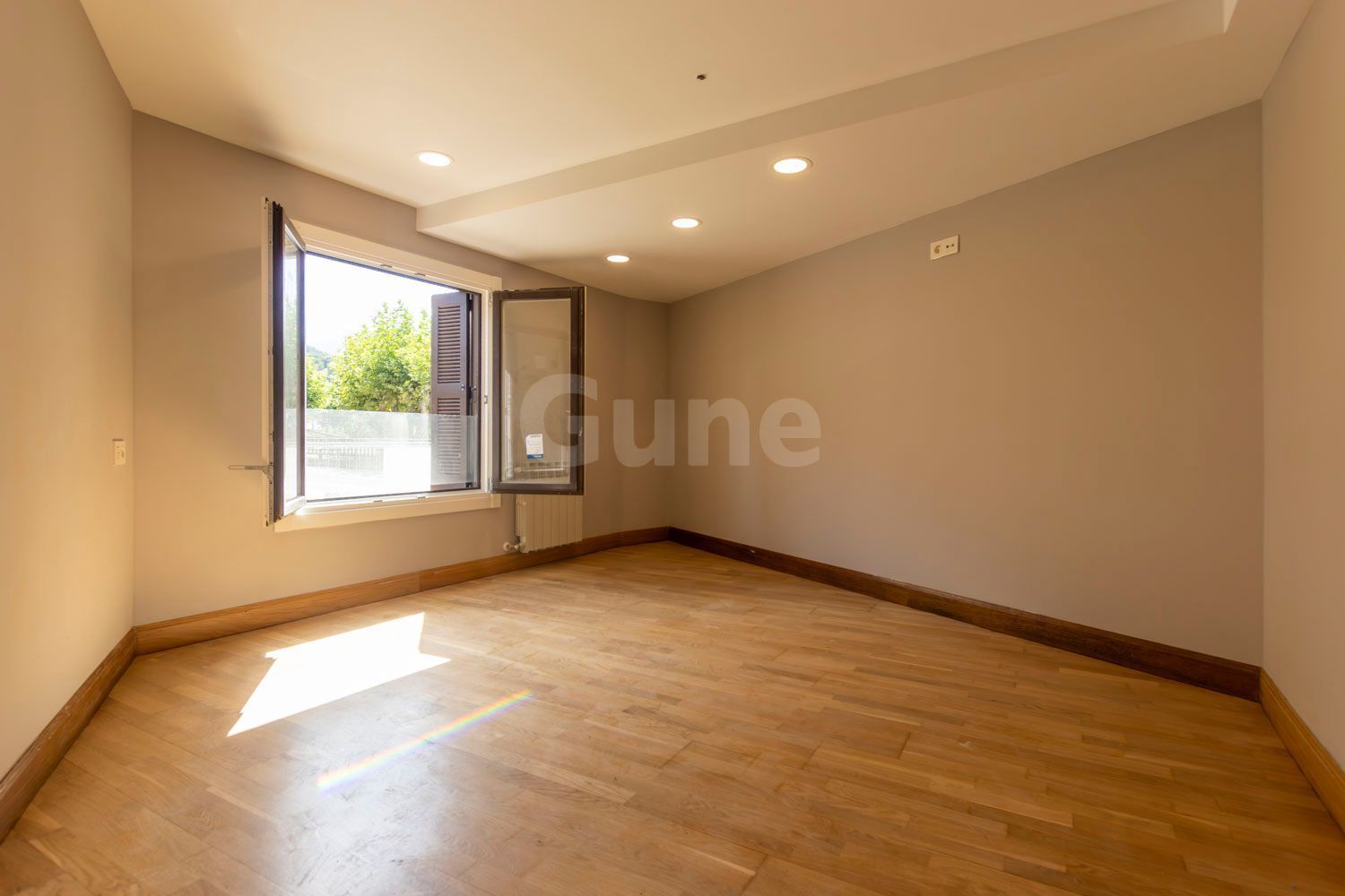 Wohnzimmer von Wohnung zum verkauf in Segura mit Heizung