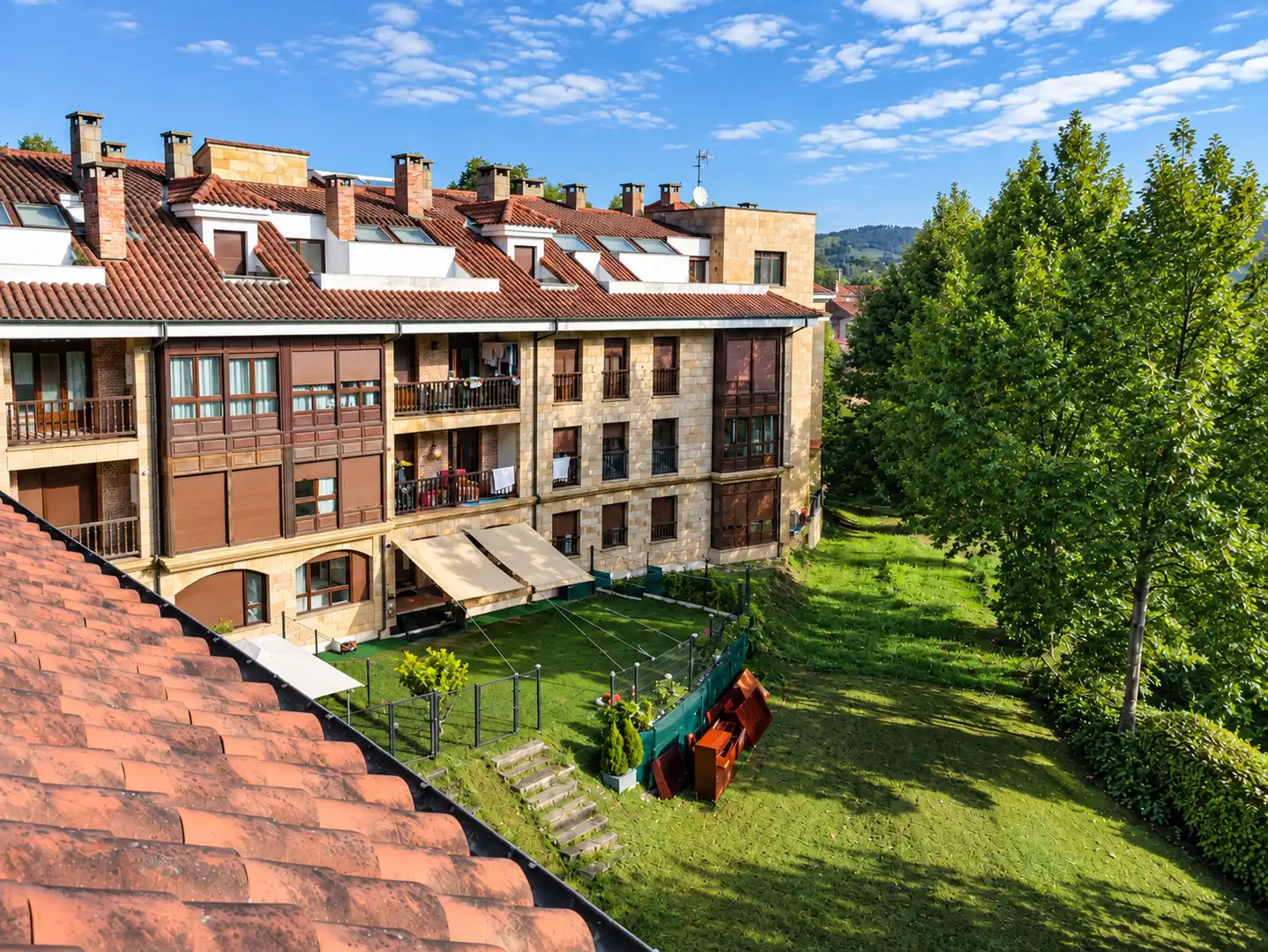 Außenansicht von Dachboden zur Miete in Santa María de Cayón mit Heizung, Terrasse und Abstellraum