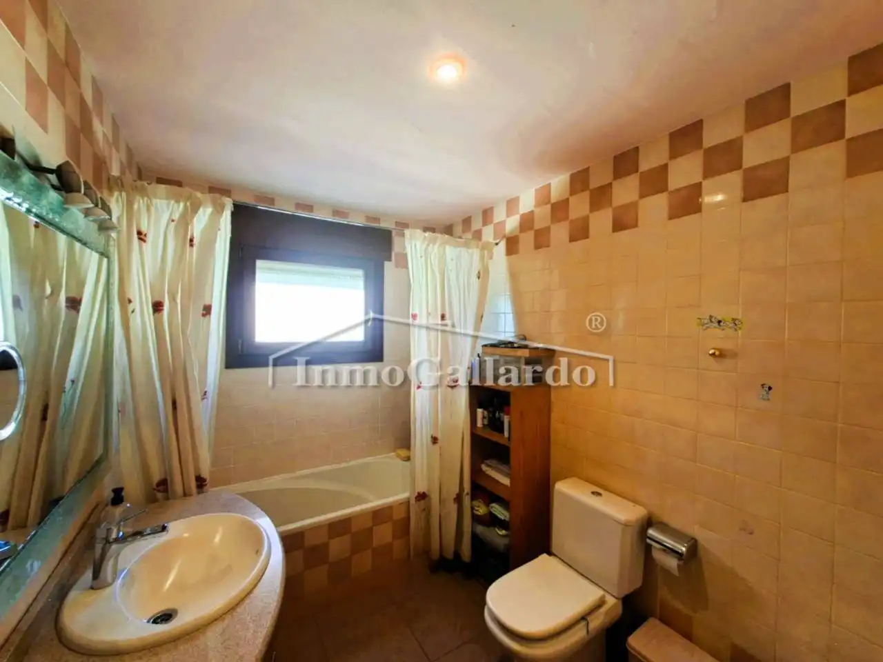Bathroom of Houses for sale in Málaga  with Air Conditioner, Private garden and Parquet flooring