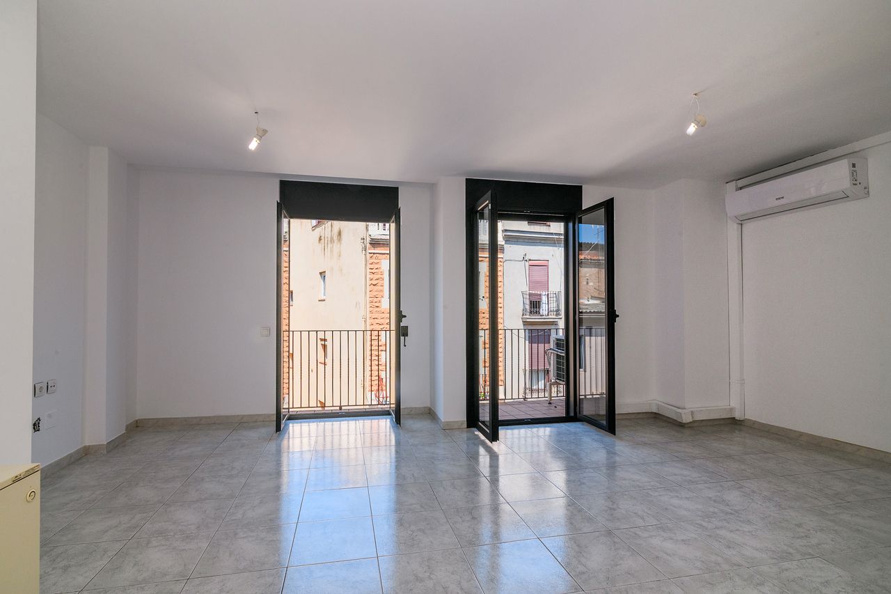 Apartment for sale in Manresa  with Air Conditioner and Heating
