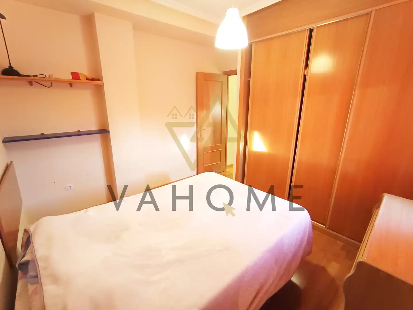 Schlafzimmer von Dachboden zum Verkauf in Ocaña mit Heizung, Terrasse und Abstellraum