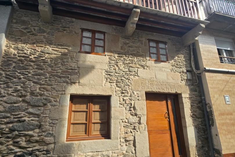 Foto 1 de Casa adosada en venda a Rúa Grande, 13, Viveiro, Lugo
