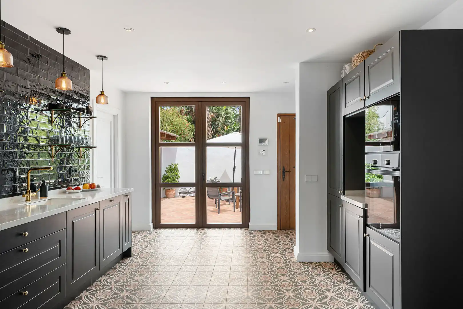 Cocina de Casa o chalet en venta en Estepona con Aire acondicionado, Jardín privado y Terraza