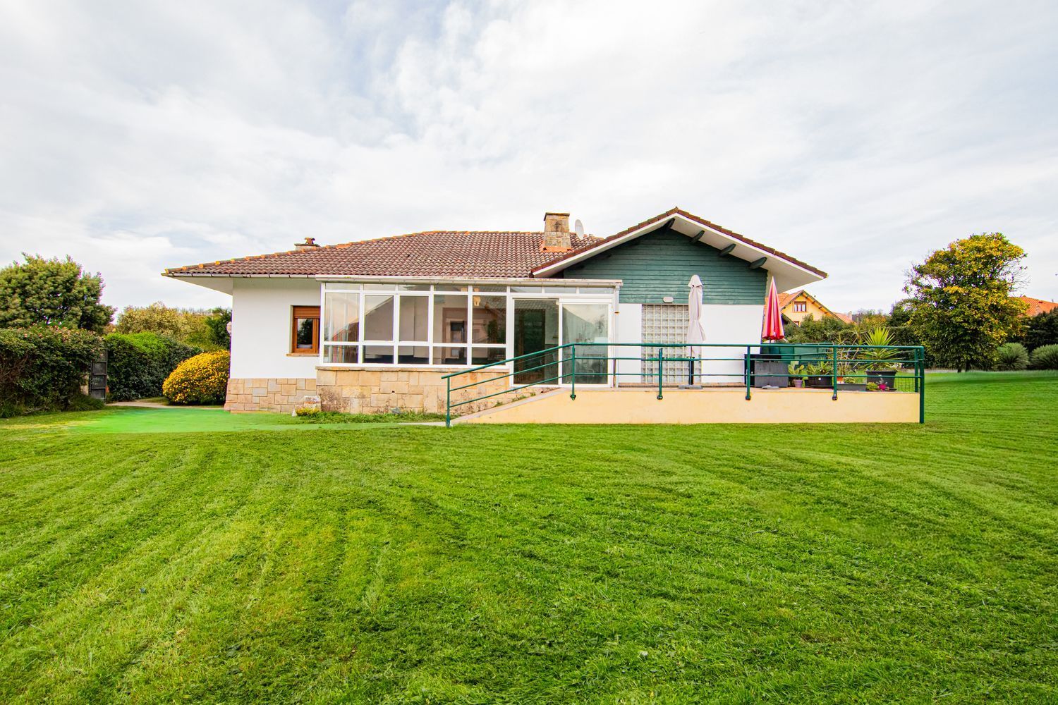 Exterior view of House or chalet for sale in Gijón   with Heating, Terrace and Storage room