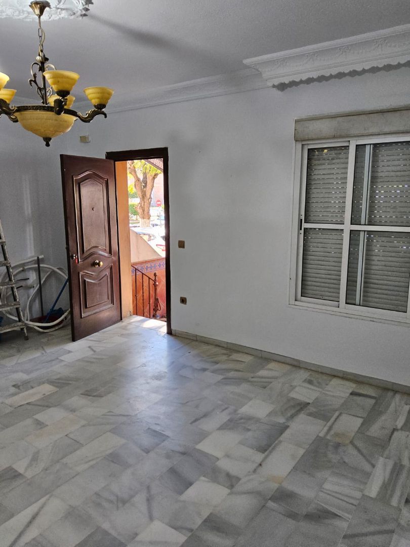 Single-family semi-detached for sale in La Algaba  with Air Conditioner, Terrace and Balcony