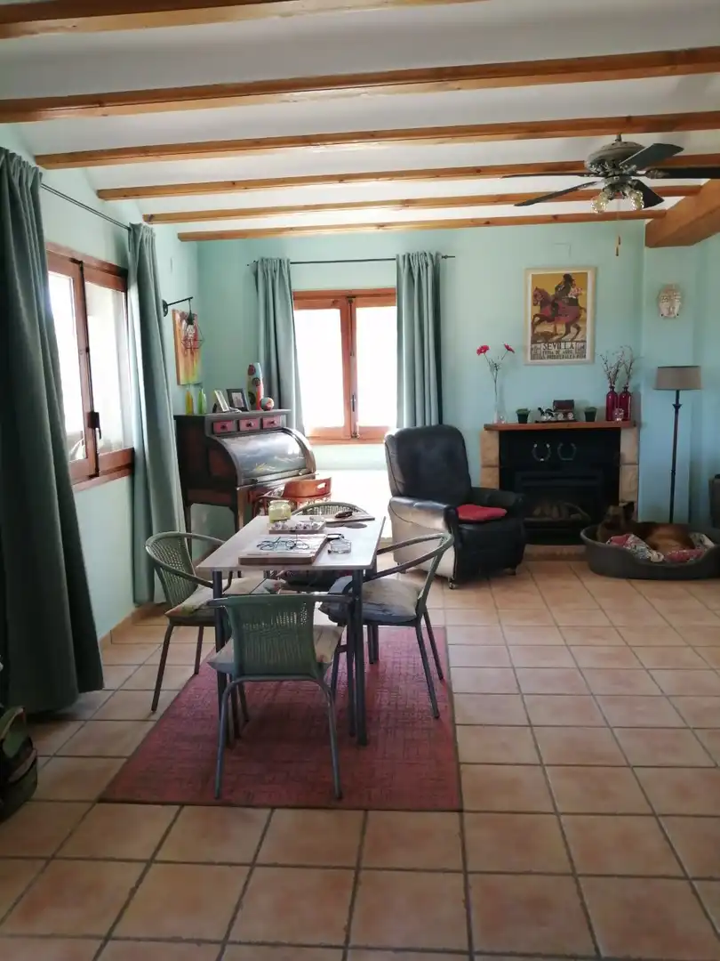 Sala de estar de Finca rústica en venta en Jarafuel con Calefacción, Jardín privado y Amueblado