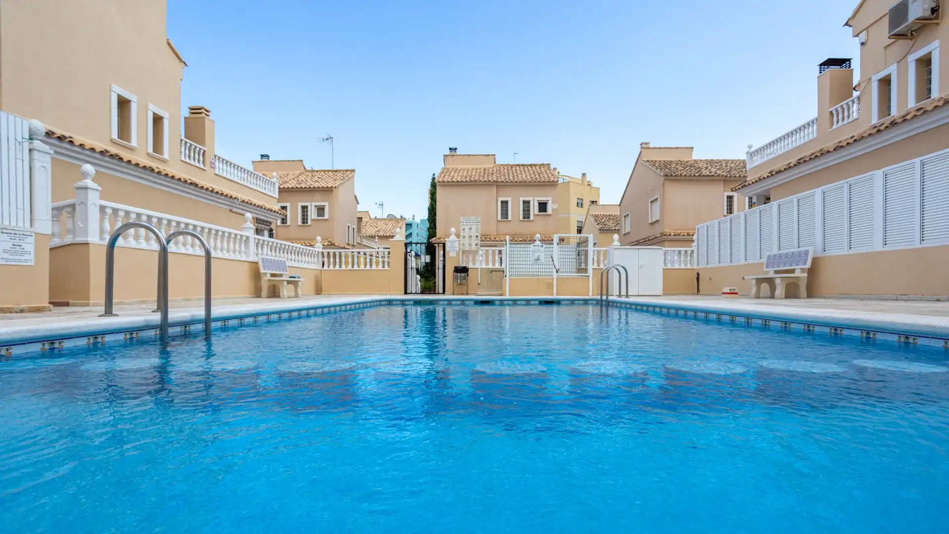 Piscina de Casa o chalet en venta en Guardamar del Segura con Terraza