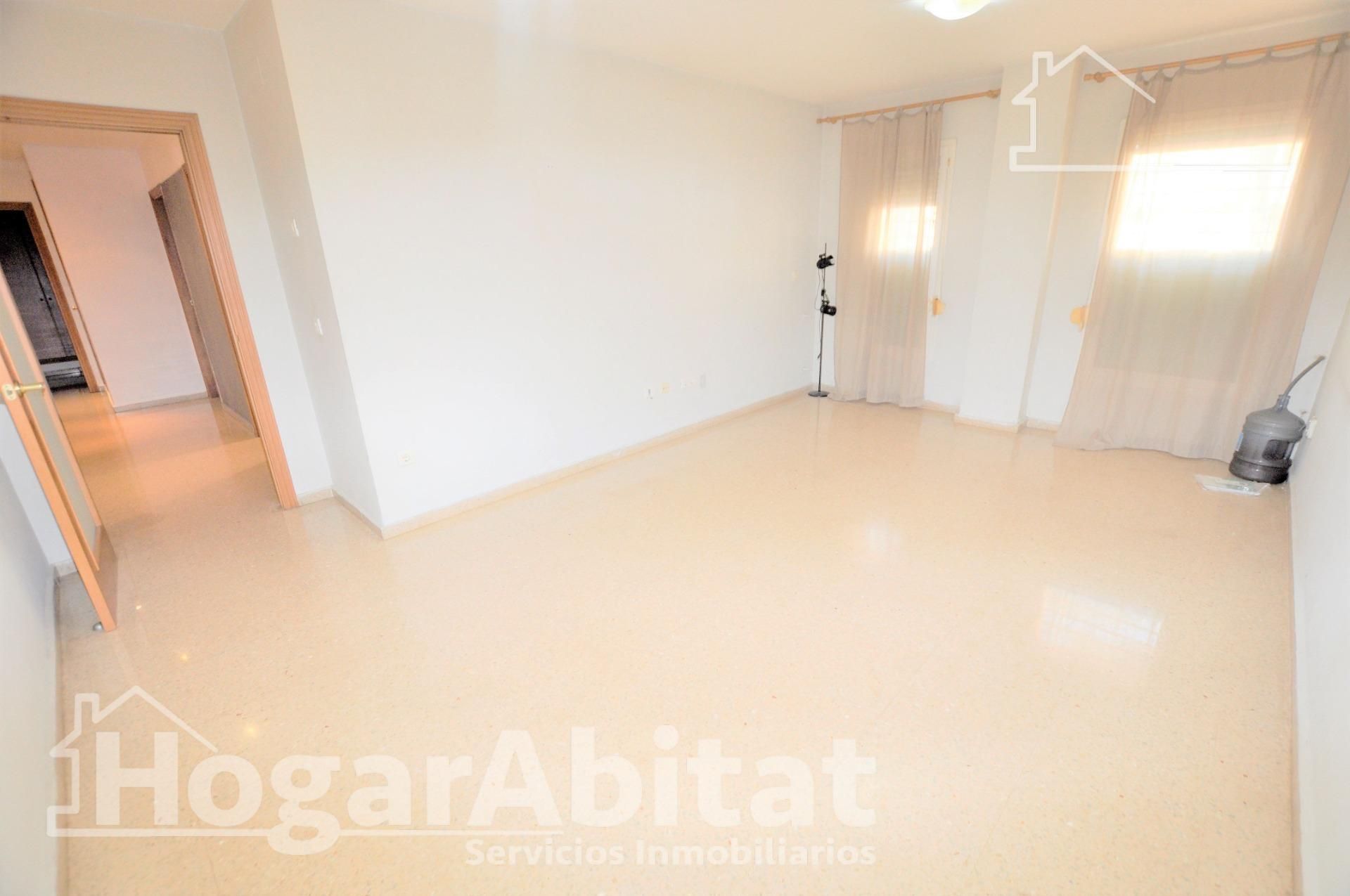 Bedroom of Flat for sale in Xirivella  with Air Conditioner and Storage room