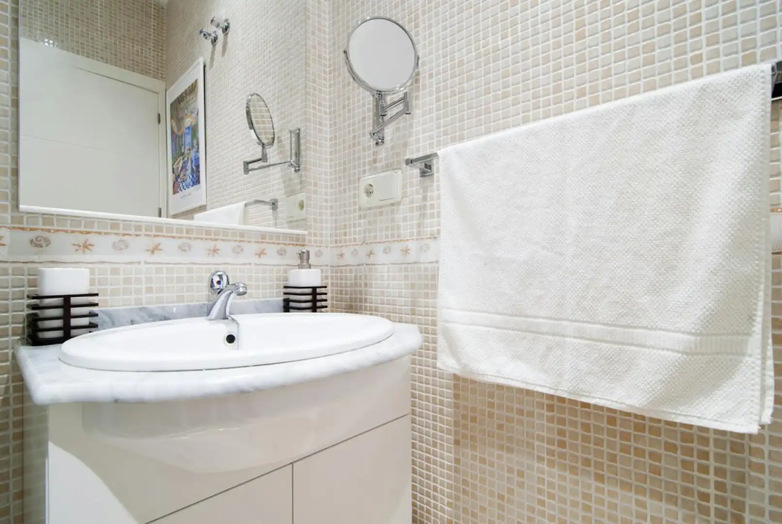 Bathroom of Flat for rent in Madrid  with Air Conditioner, Furnished and Washing machine