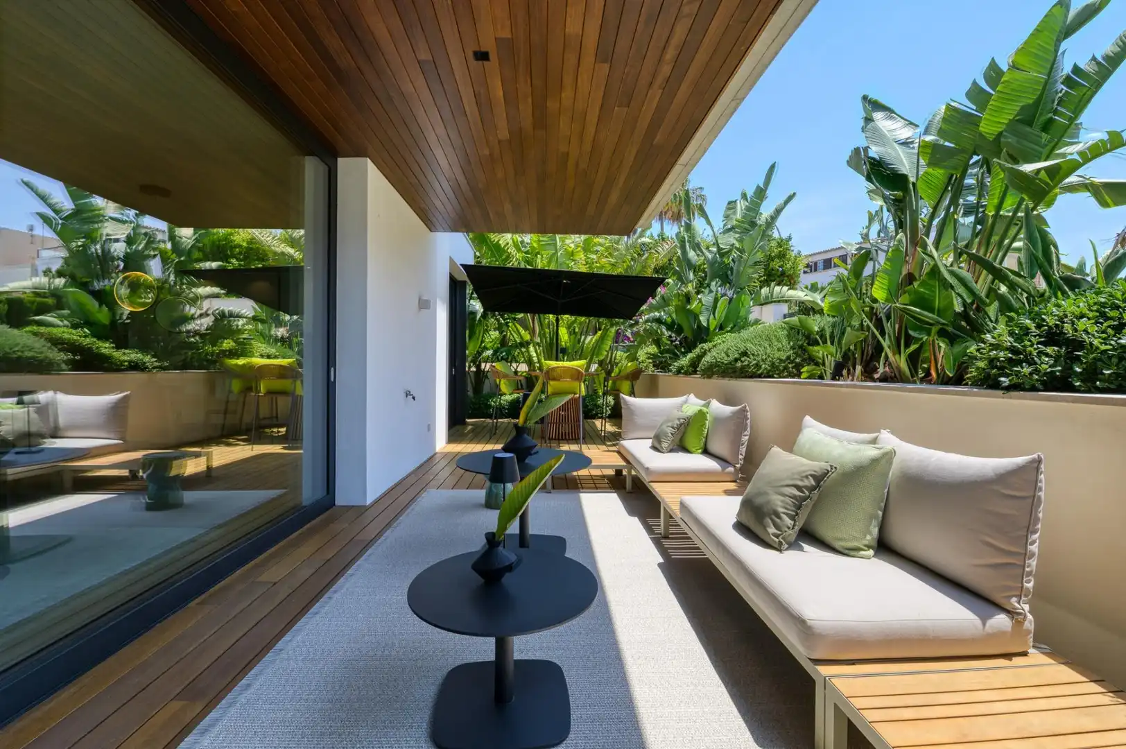 Terrasse von Erdgeschoss zum Verkauf in  Palma de Mallorca mit Klimaanlage, Heizung und Privatgarten