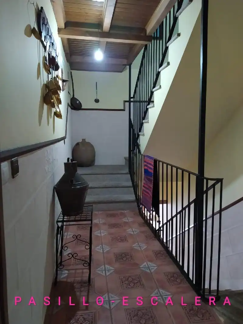 Einfamilien-Reihenhaus zum Verkauf in Villa del Campo mit Privatgarten und Möbliert