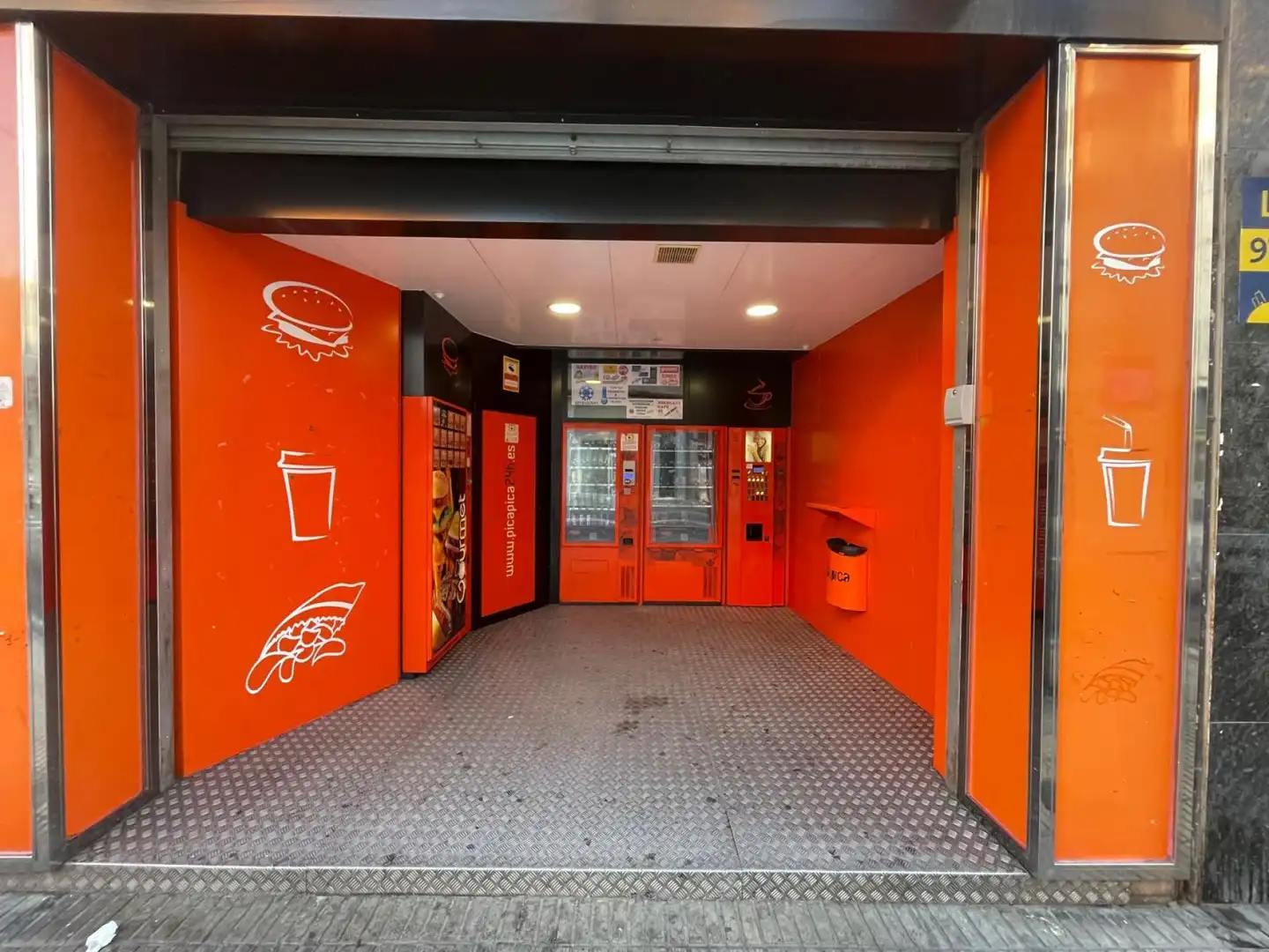 Local comercial en traspàs a de Ferrer i Busquets 38, imagen 2