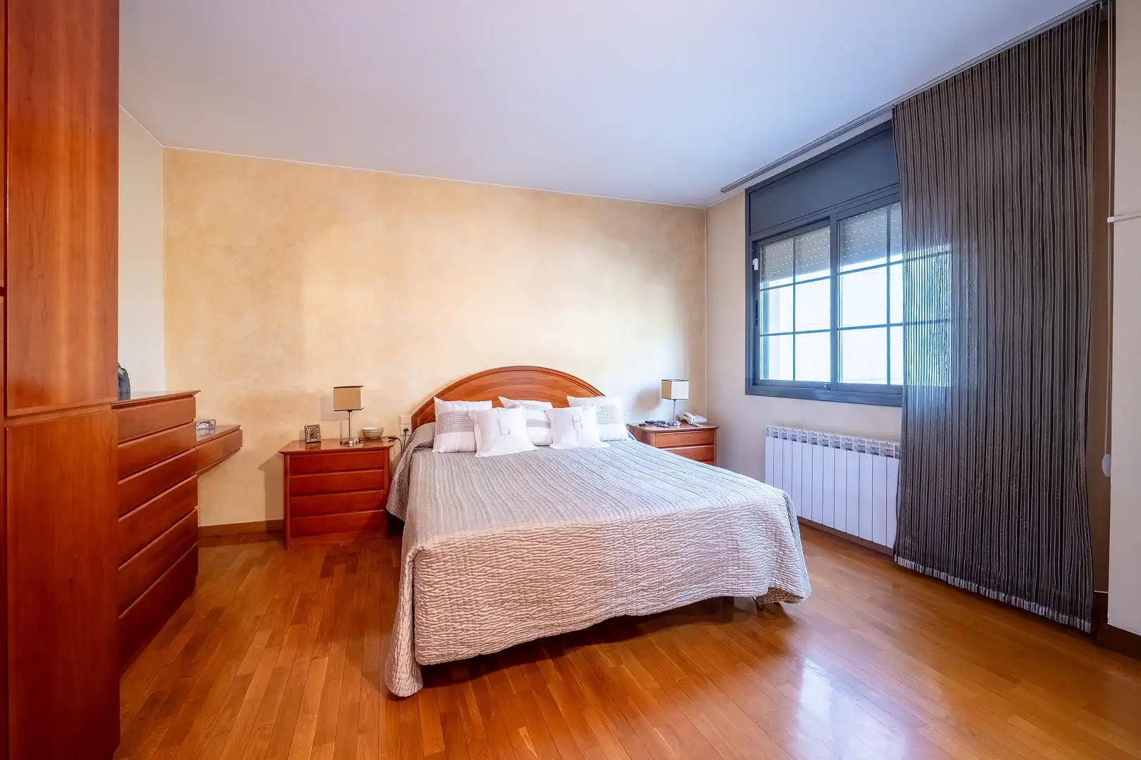 Habitación de Casa o chalet en venta en Vallirana con Aire acondicionado, Calefacción y Jardín privado