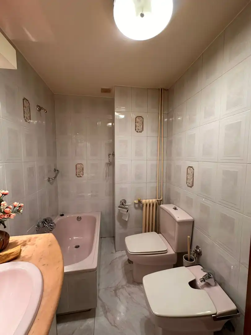 Badezimmer von Wohnung zum Verkauf in Madrid mit Heizung