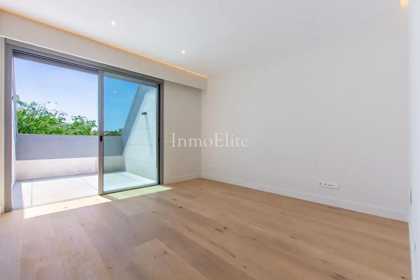 Casa bifamiliare con piscina in vendita a Avenida Europa, imagen 39