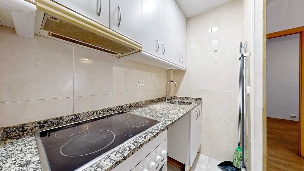 Cocina de Piso en venta en L'Hospitalet de Llobregat