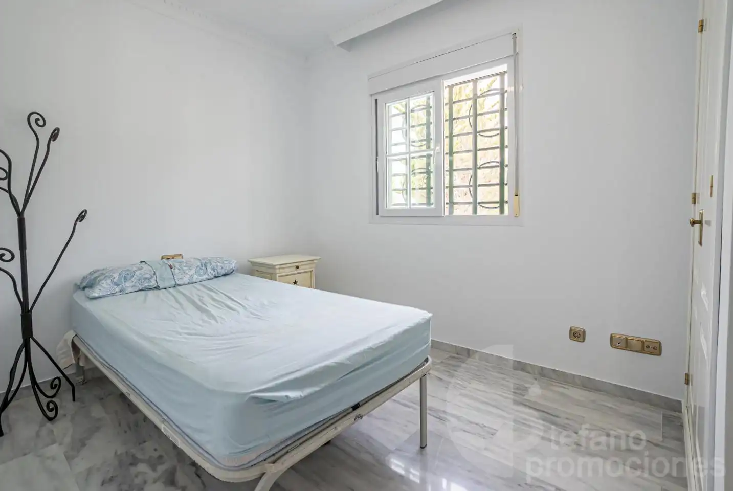 Habitación de Casa adosada en venta en Málaga con Aire acondicionado, Calefacción y Jardín privado