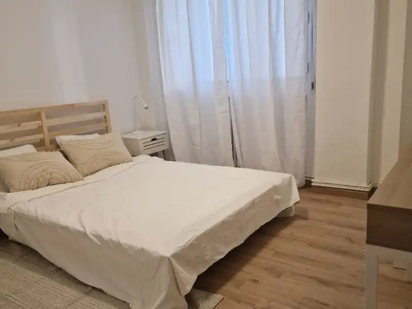 Bedroom of Flat for share in Centro