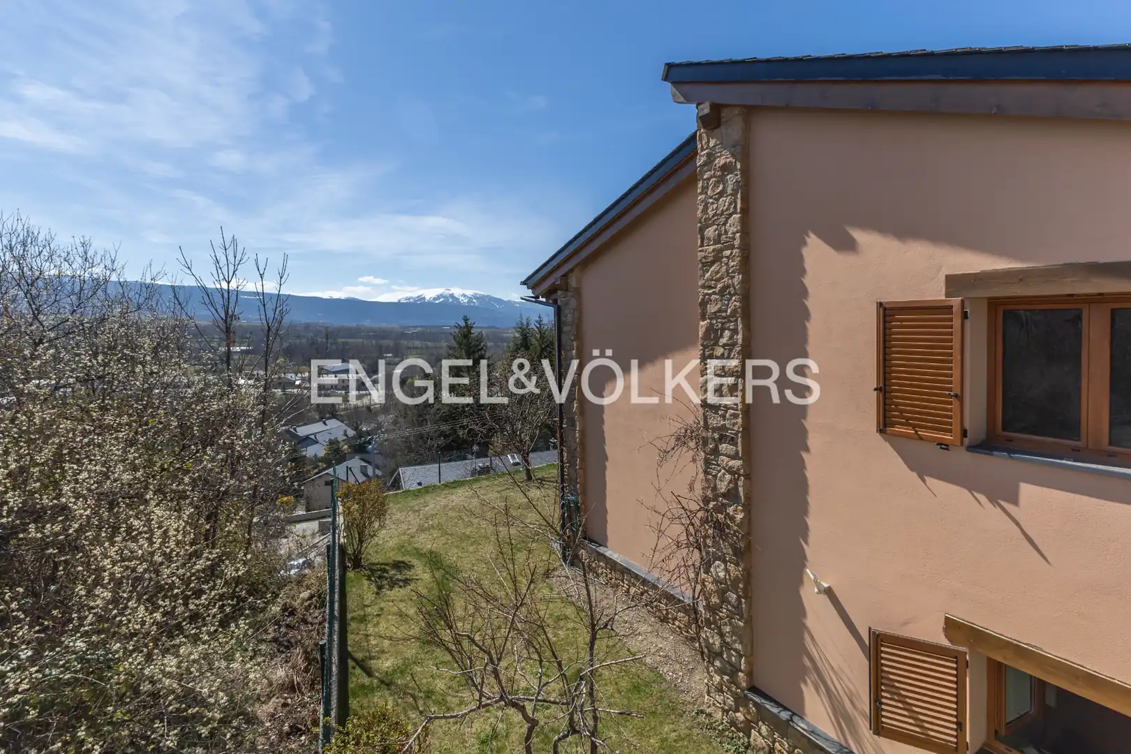 Vista exterior de Casa o chalet en venta en Estavar con Calefacción, Jardín privado y Parquet