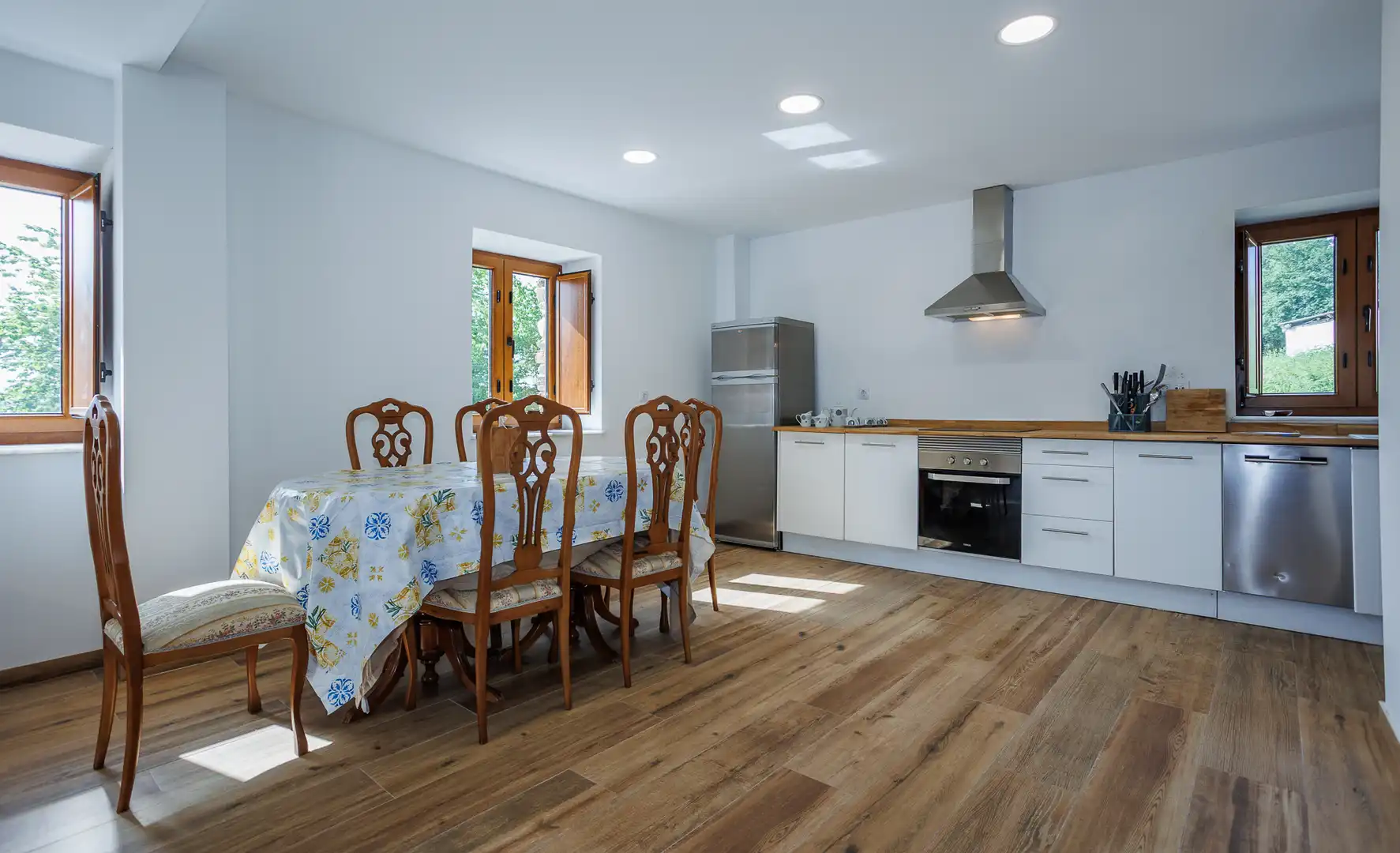 Cocina de Local en venta en Ribeira de Piquín con Amueblado