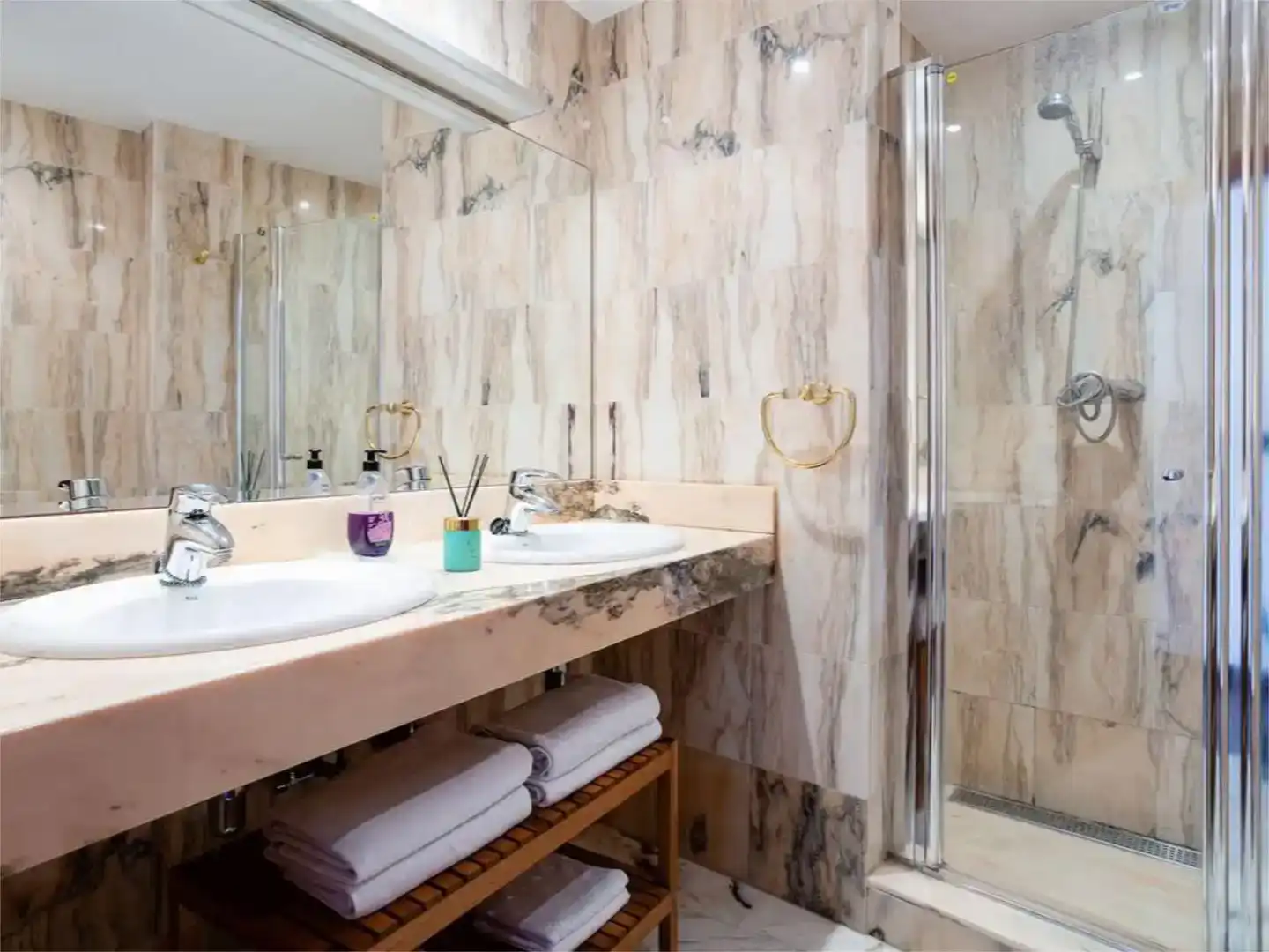 Baño de Finca rústica de alquiler en Lloret de Mar con Aire acondicionado, Jardín privado y Piscina