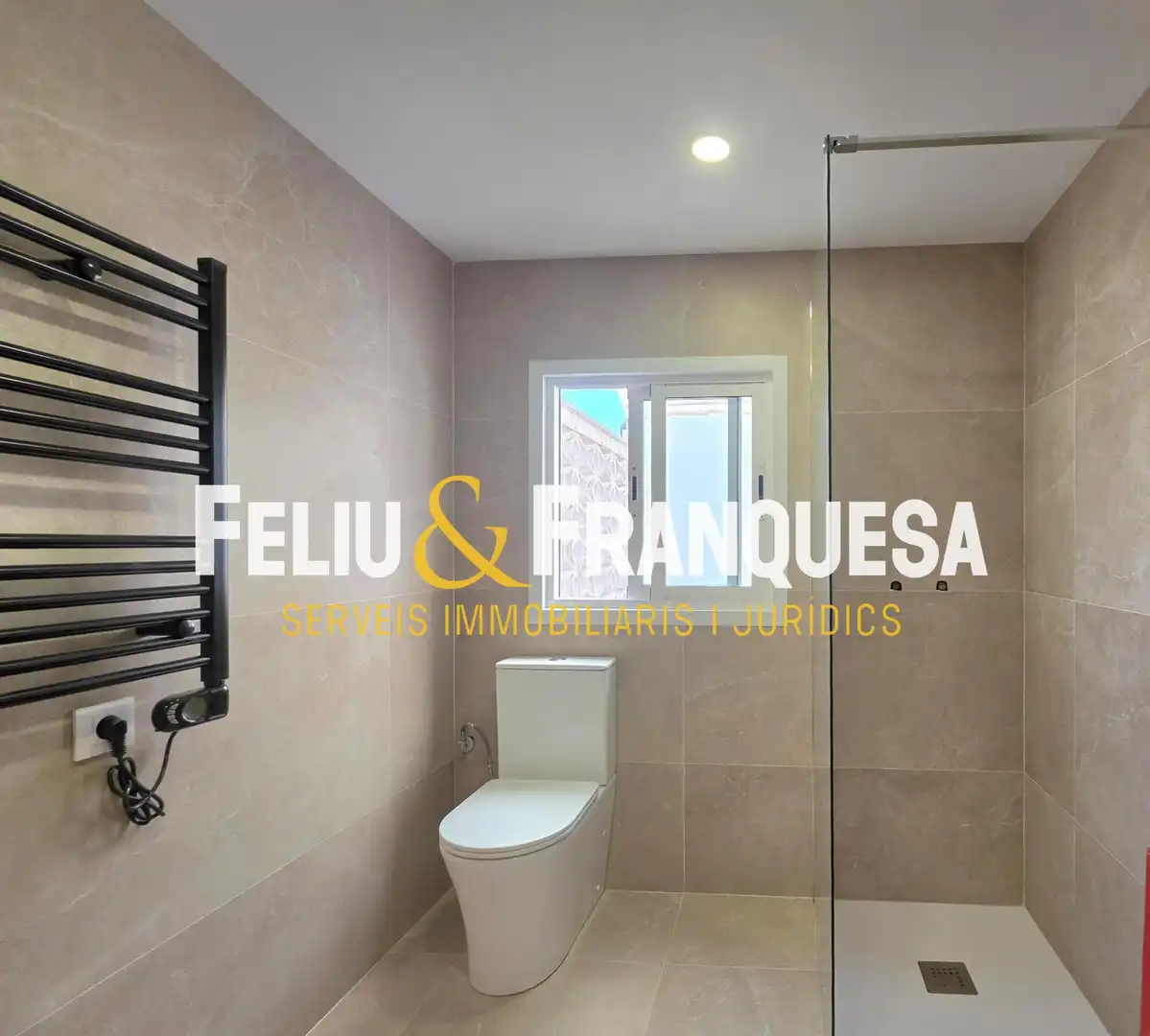 Àtic de lloguer a de Sant Domènec, Centre - Estació