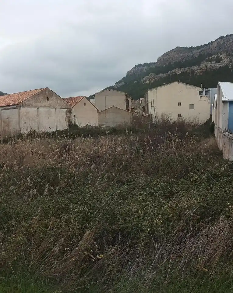 Nau industrial en venda en Alhama de Aragón