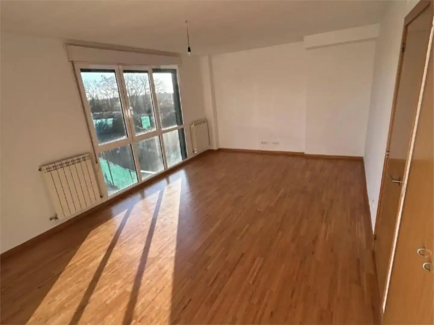 Sala d'estar de Casa adosada en venda en Valdorros amb Balcó