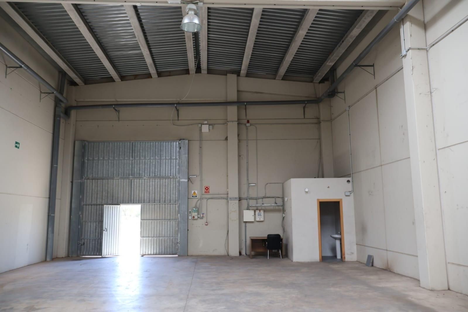 Industrial buildings to rent in Vall d'Alba