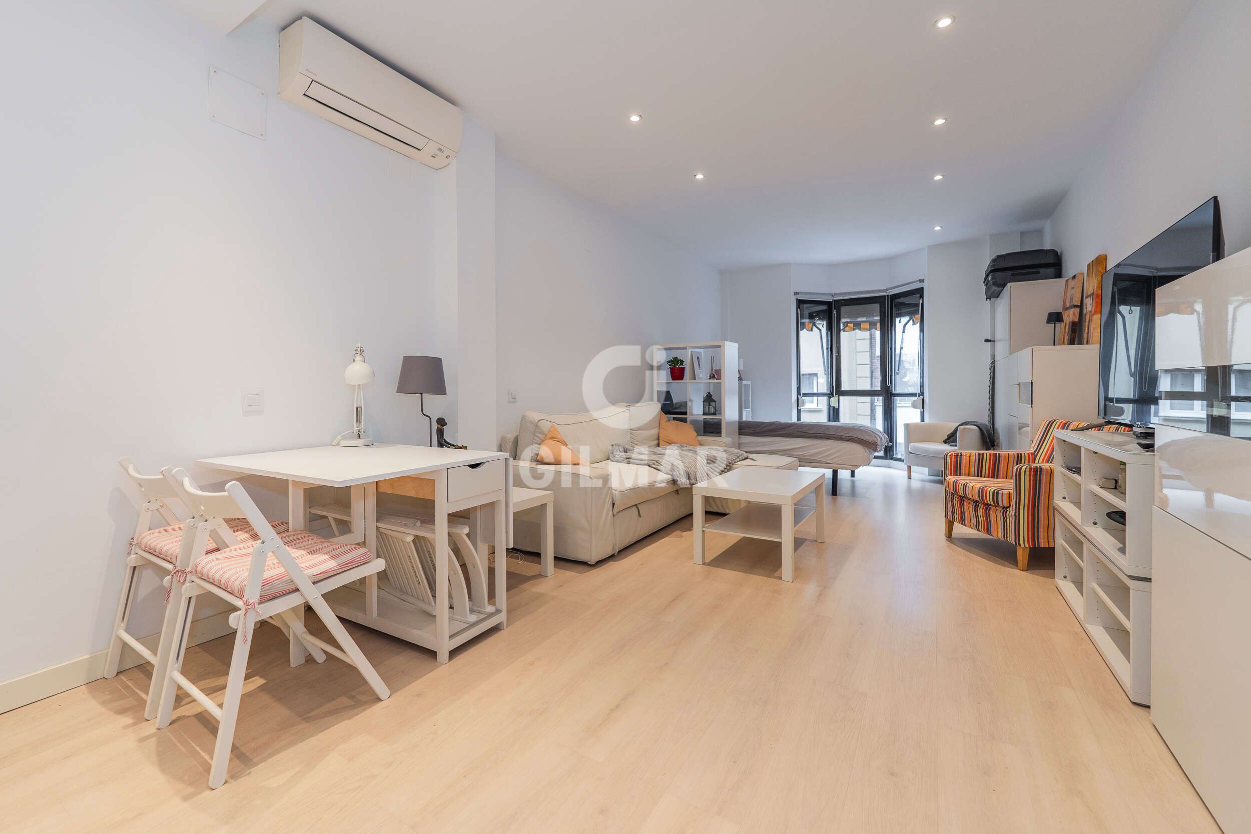 Vista exterior de Estudio en venta en  Madrid Capital con Calefacción