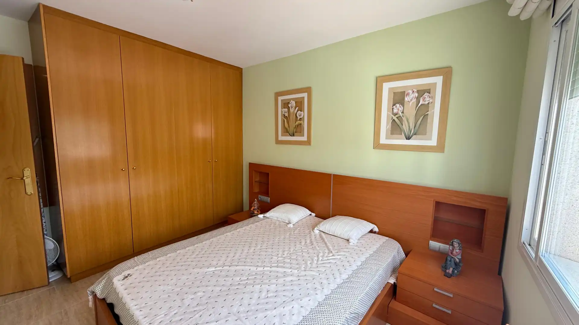 Habitación de Casa adosada en venta en Roda de Berà con Calefacción, Jardín privado y Terraza
