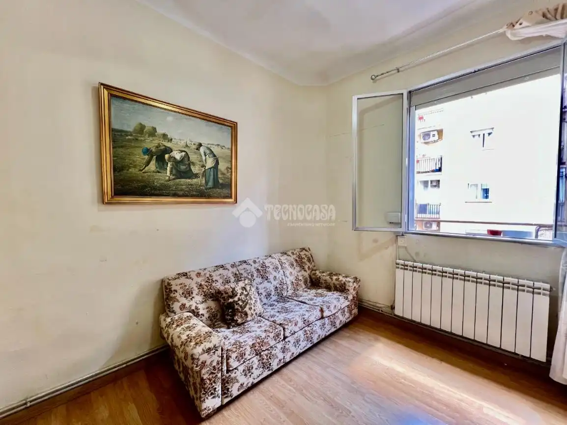 Living room of Flat for sale in Madrid  with Air Conditioner and Heating
