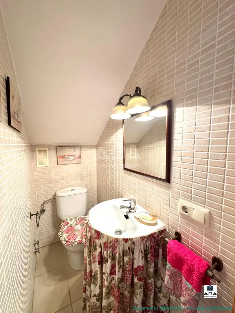 Badezimmer von Einfamilien-Reihenhaus zum Verkauf in Alcalà de Xivert mit Klimaanlage, Privatgarten und Terrasse