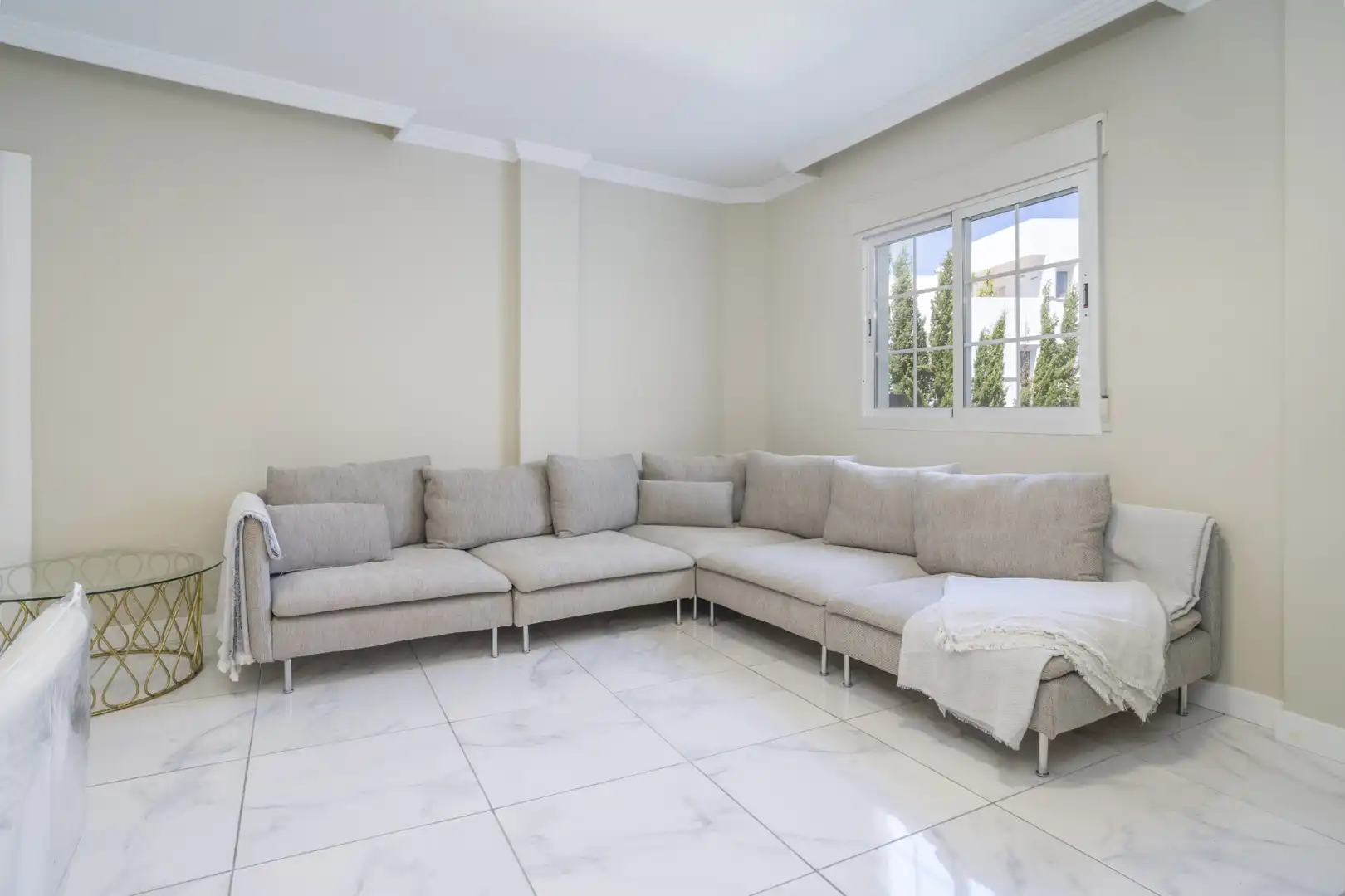 Sala de estar de Planta baja en venta en Marbella con Aire acondicionado, Terraza y Piscina
