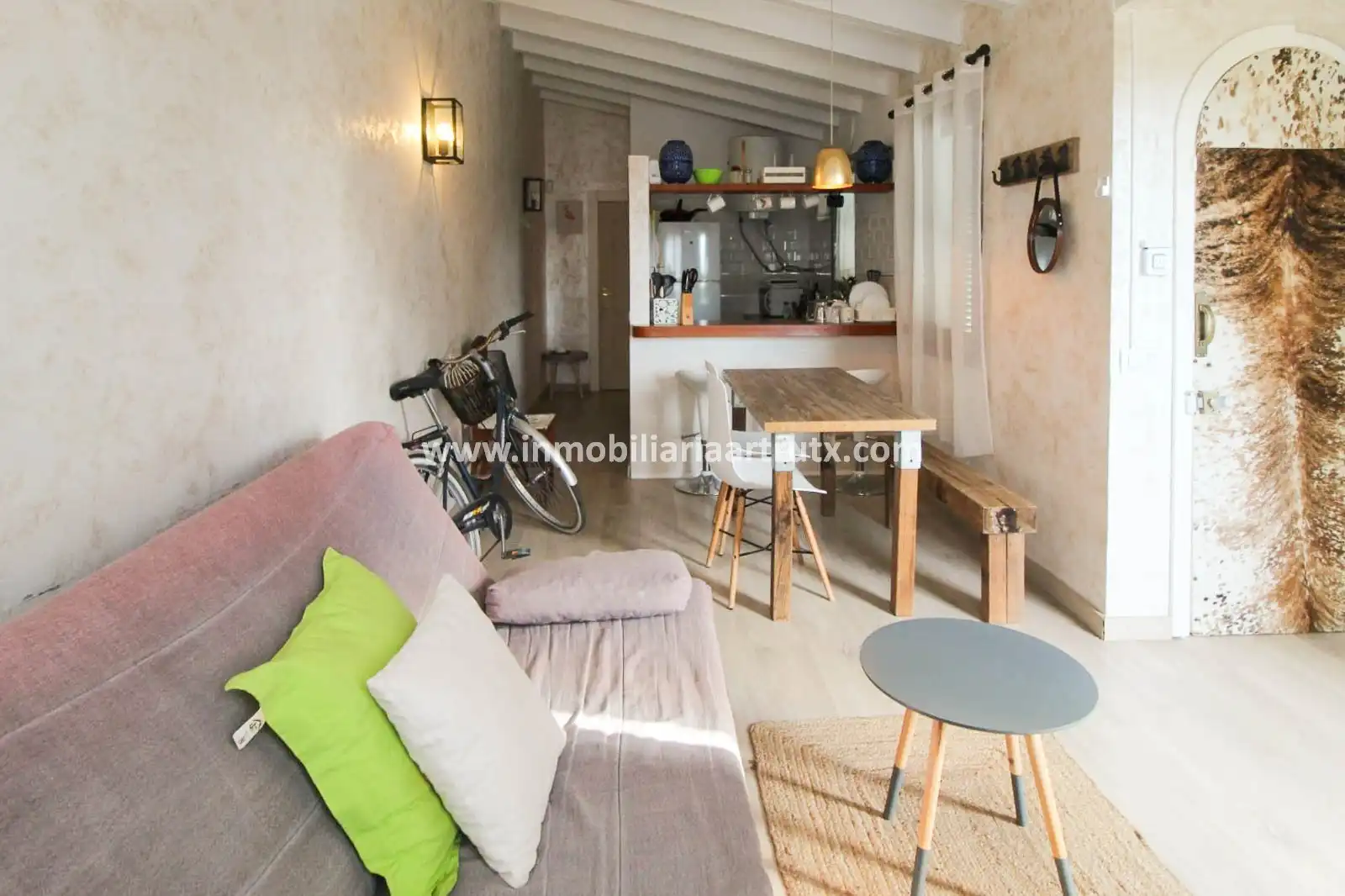 Apartament amb terrassa en venda a Cala en Blanes, imagen 2