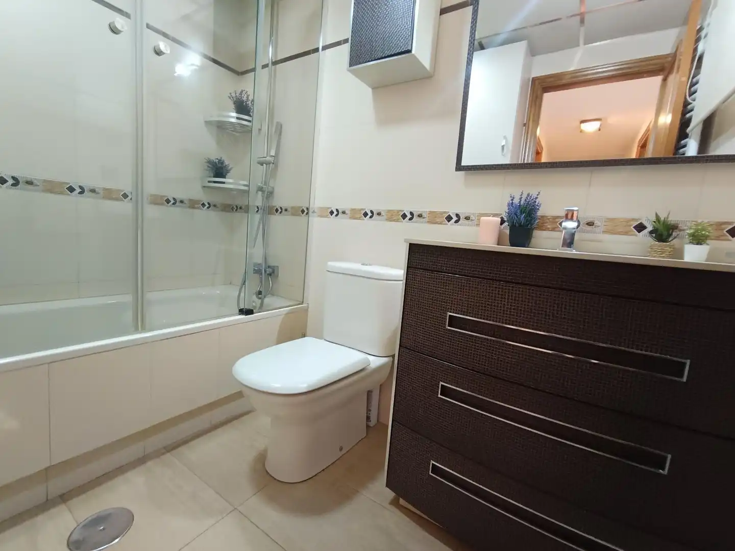 Badezimmer von Erdgeschoss zum Verkauf in Casco Urbano