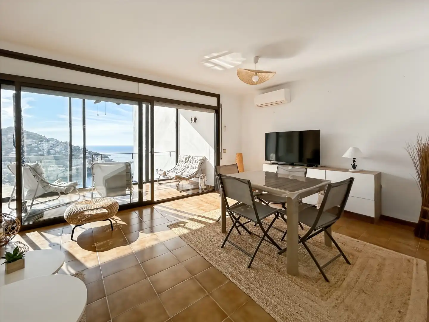 Living room of Duplexes for sale in Roses  with Air Conditioner and Heating