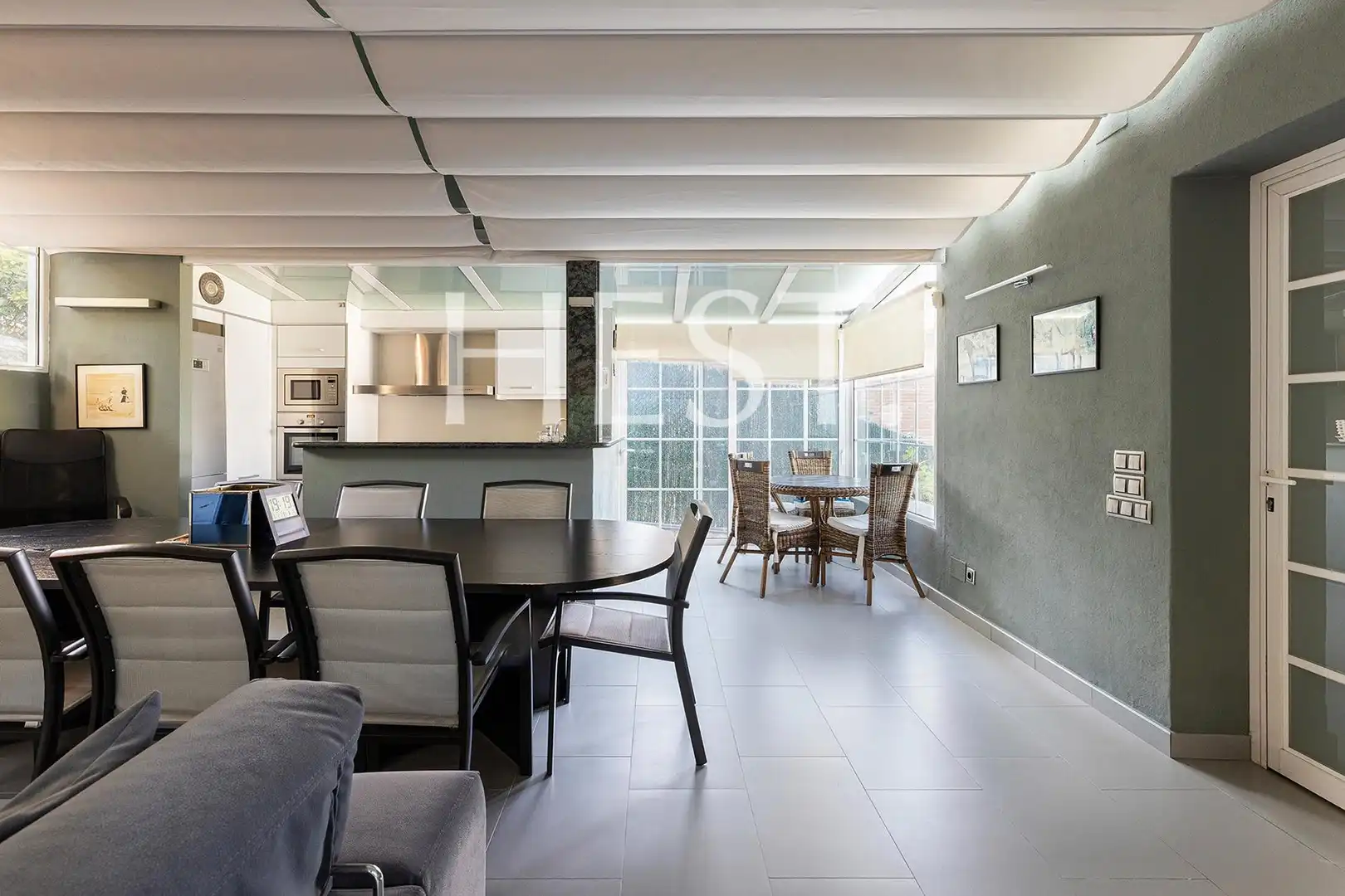 Comedor de Casa o chalet en venta en Castelldefels con Calefacción, Jardín privado y Parquet