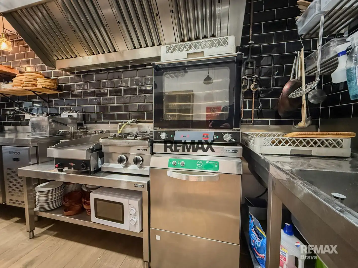 Cocina de Local de alquiler en Empuriabrava con Aire acondicionado, Terraza y Amueblado
