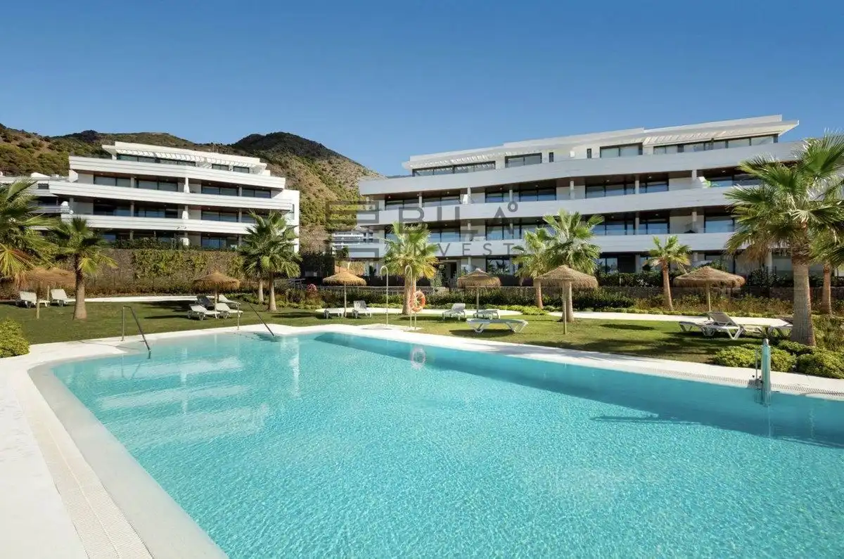 Exterior view of Flat for sale in Fuengirola  with Air Conditioner, Terrace and Storage room