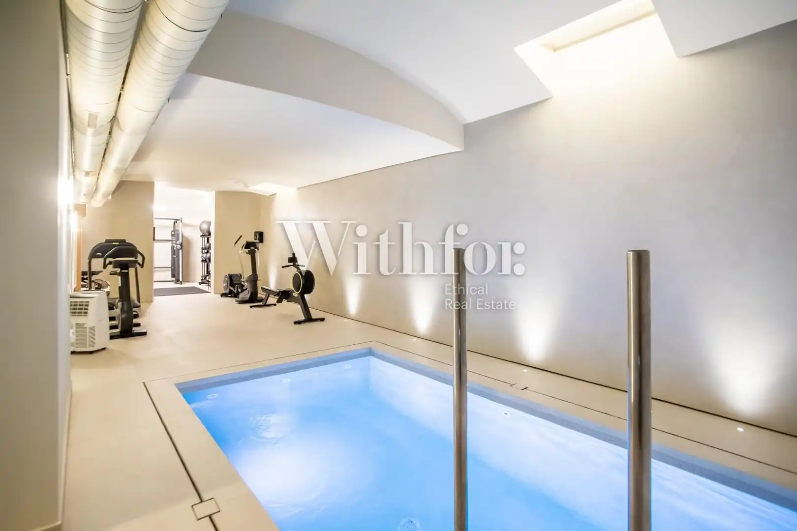 Swimming pool of Flat for rent in Barcelona  with Air Conditioner, Heating and Terrace