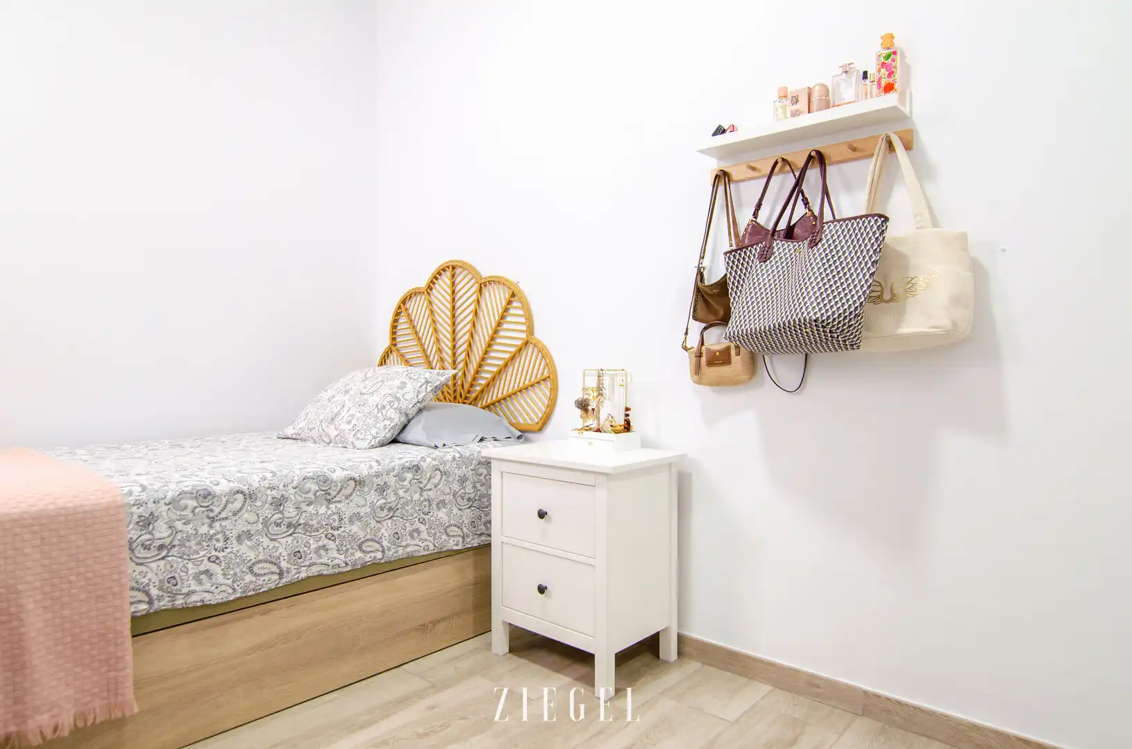 Bedroom of Flat for sale in Las Palmas de Gran Canaria  with Terrace, Storage room and Furnished