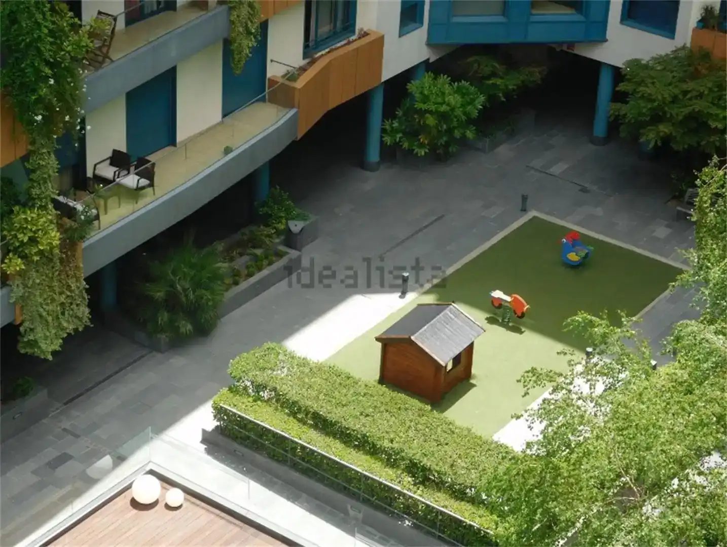 Terrasse von Wohnung zur Miete in  Madrid Capital mit Klimaanlage und Schwimmbad