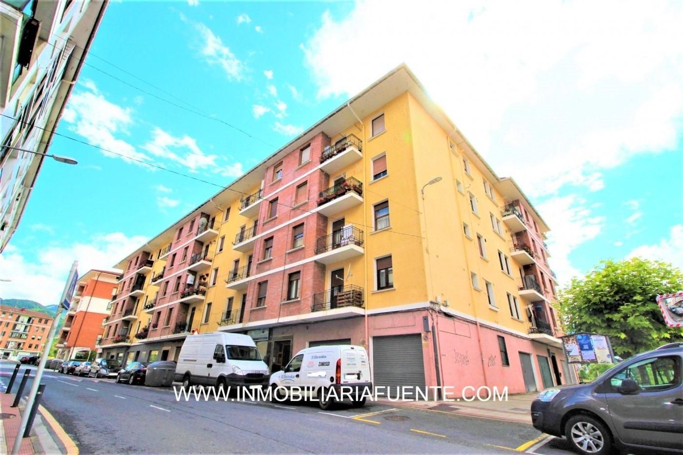 Vista exterior de Traster en venda en Zalla 