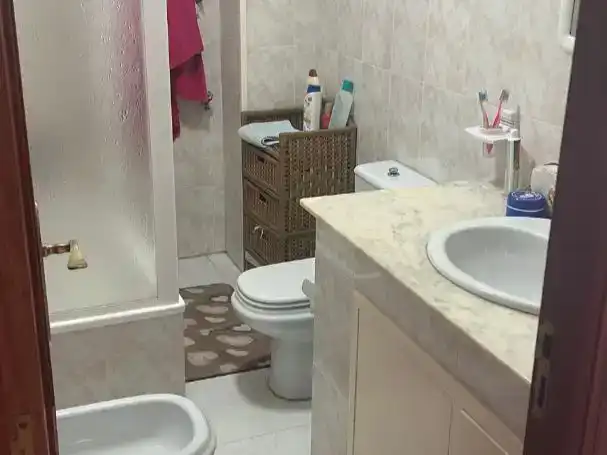 Bathroom of Flat for rent in O Grove  , Pontevedra