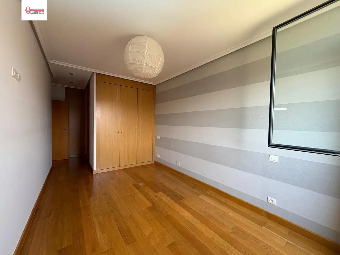 Dormitori de Apartament en venda en Burgos amb Calefacció, Traster i Piscina comunitària