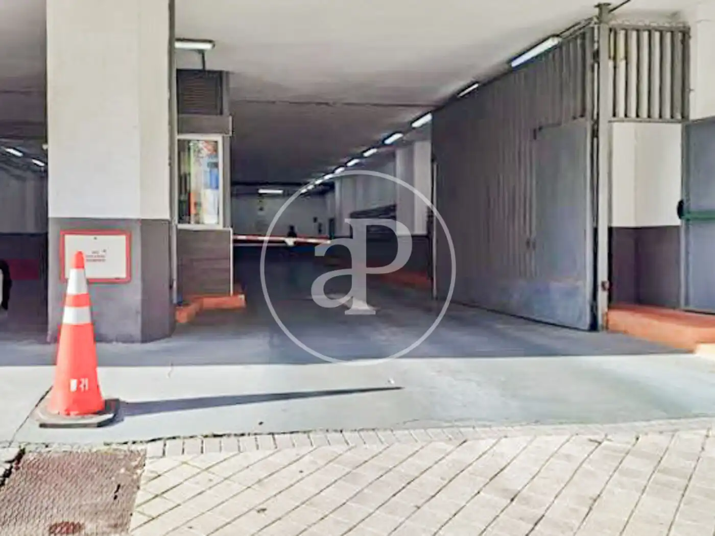 Parking of Flat for sale in Madrid  with Air Conditioner, Heating and Terrace