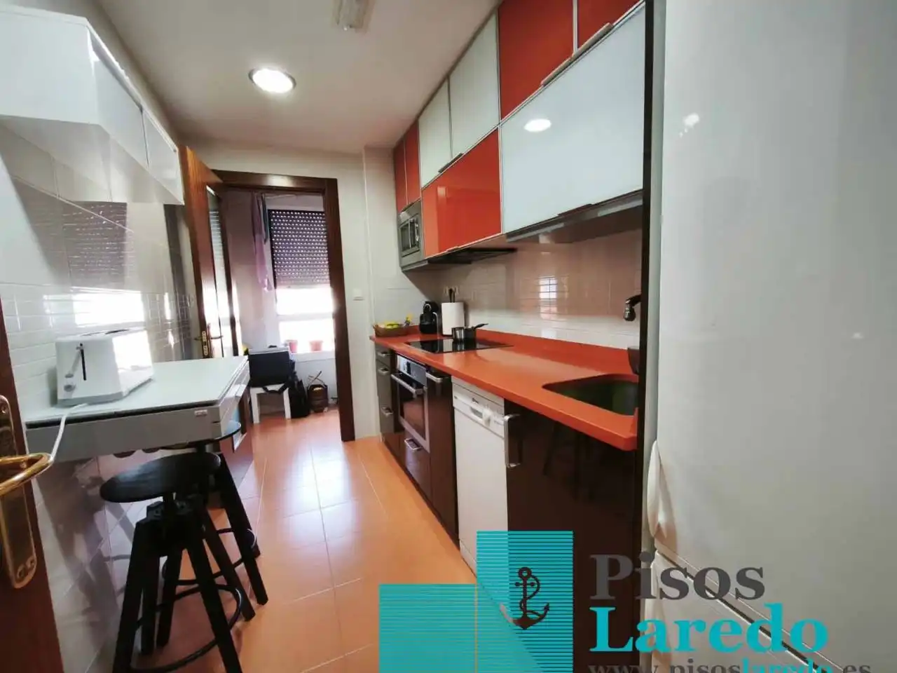 Cocina de Piso en venta en Laredo con Calefacción, Parquet y Amueblado