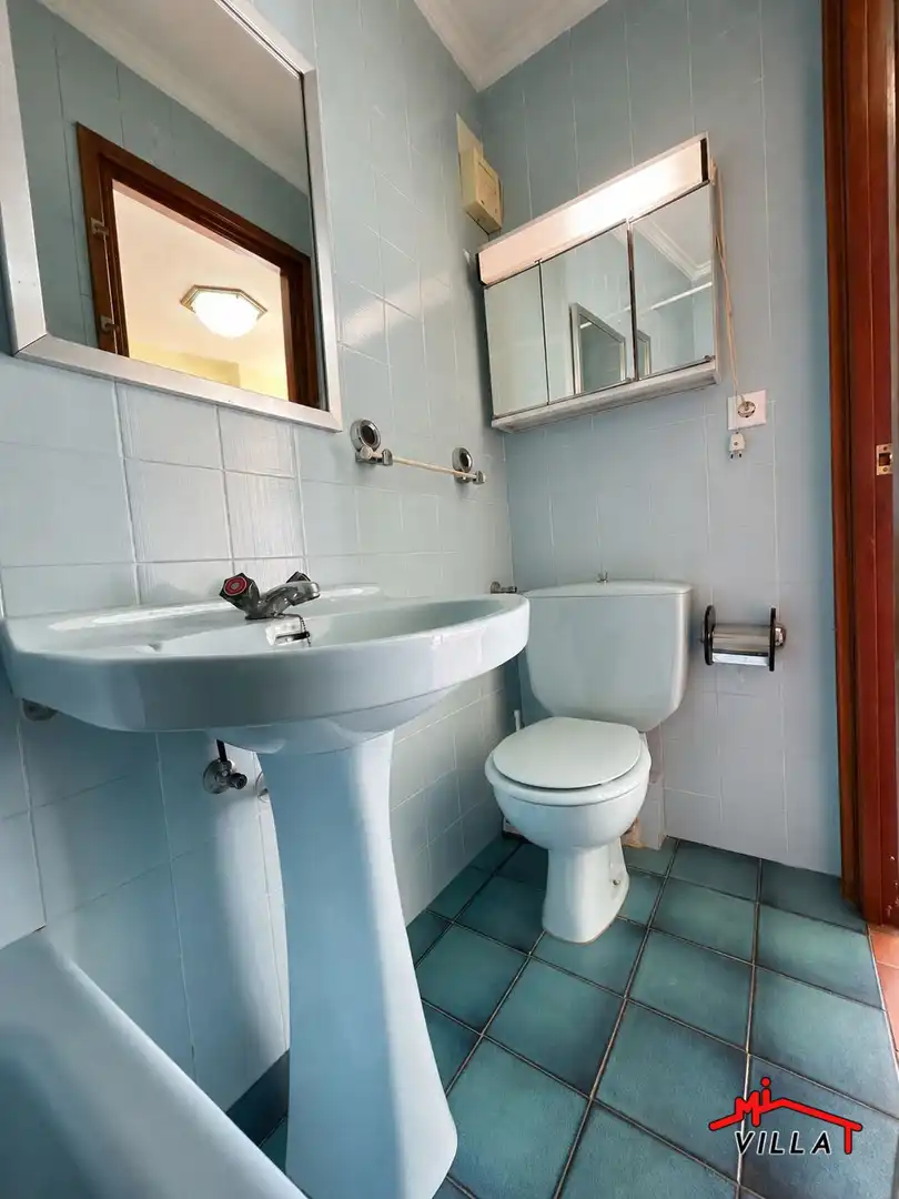 Bathroom of Flat for sale in Laredo  with Terrace