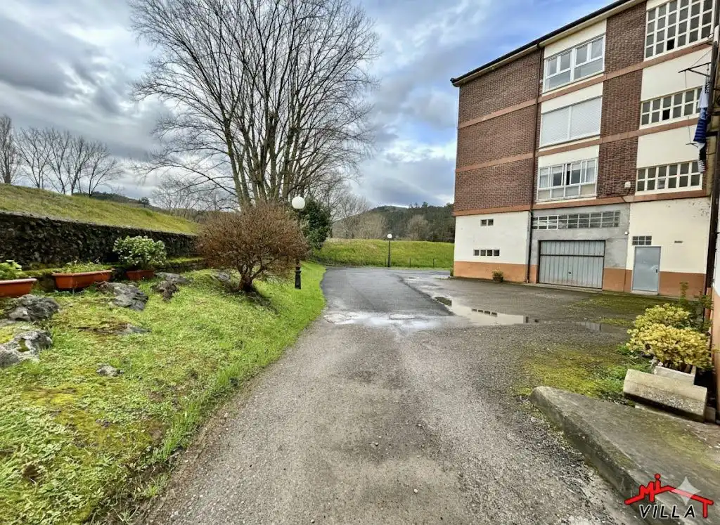 Vista exterior de Piso en venta en Ampuero con Calefacción